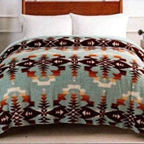 Pendleton Bedding Pendleton Sherpa Fleece Blanket Queen Size Avra